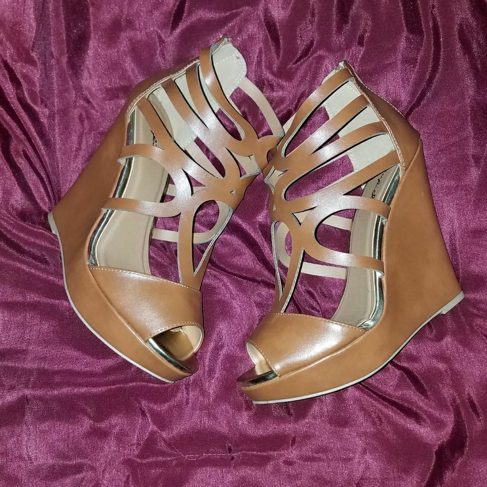 Heels - Picture 2 of 4